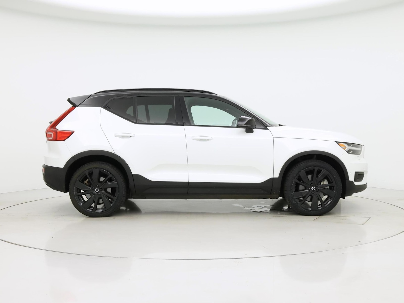 2022 Volvo XC40 Ultimate - Photo 8
