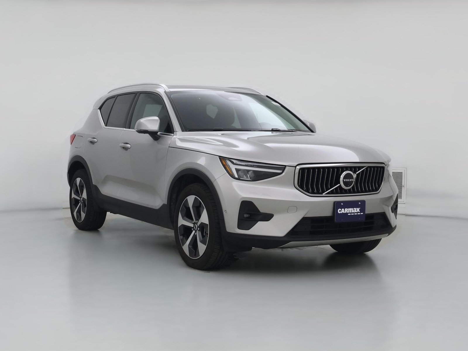 2025 Volvo XC40
