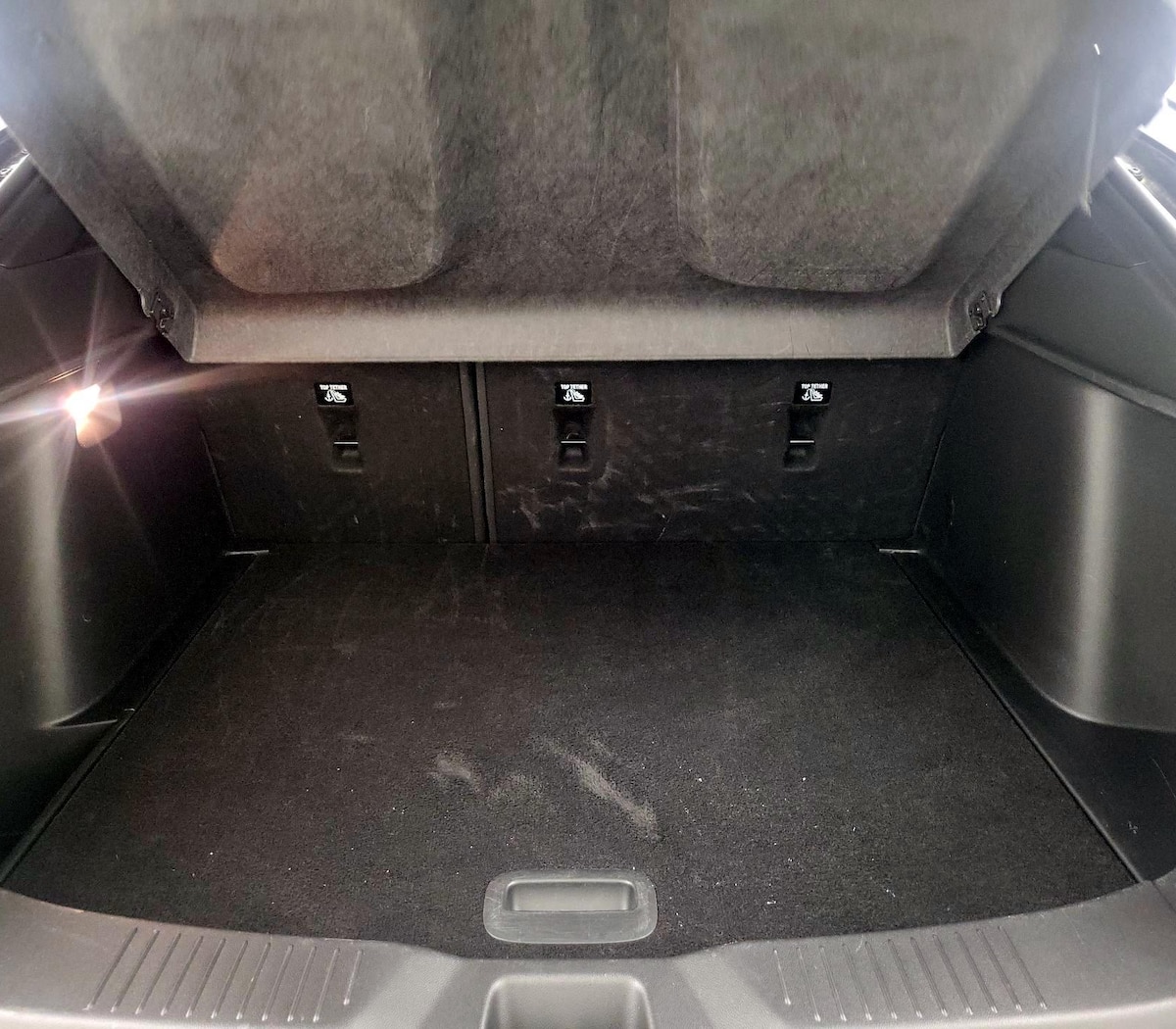 Trunk/Cargo (Seats Up)