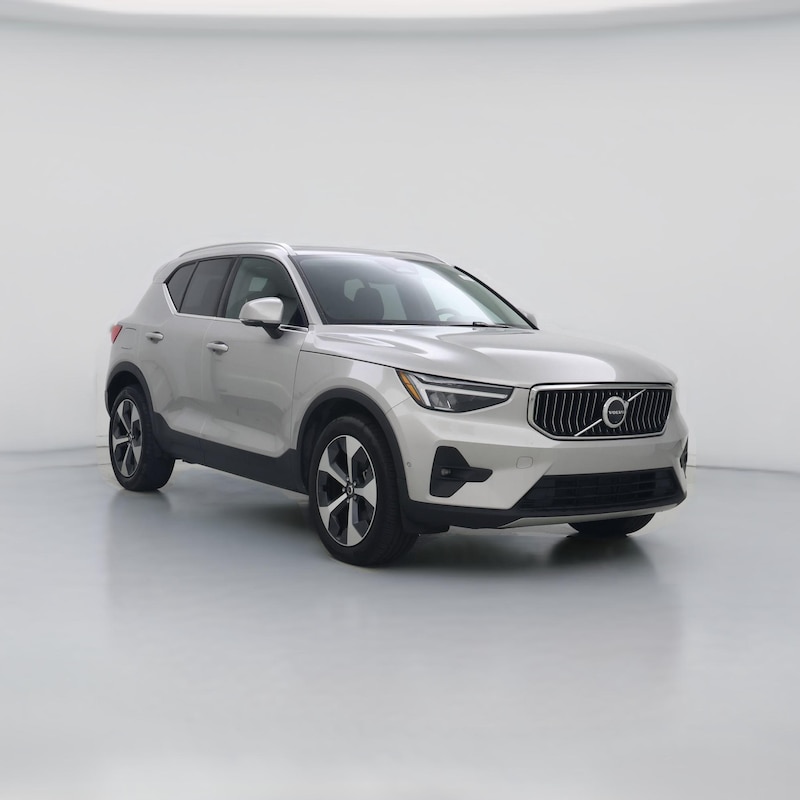 2025 Volvo XC40 B5 Plus Bright Theme
