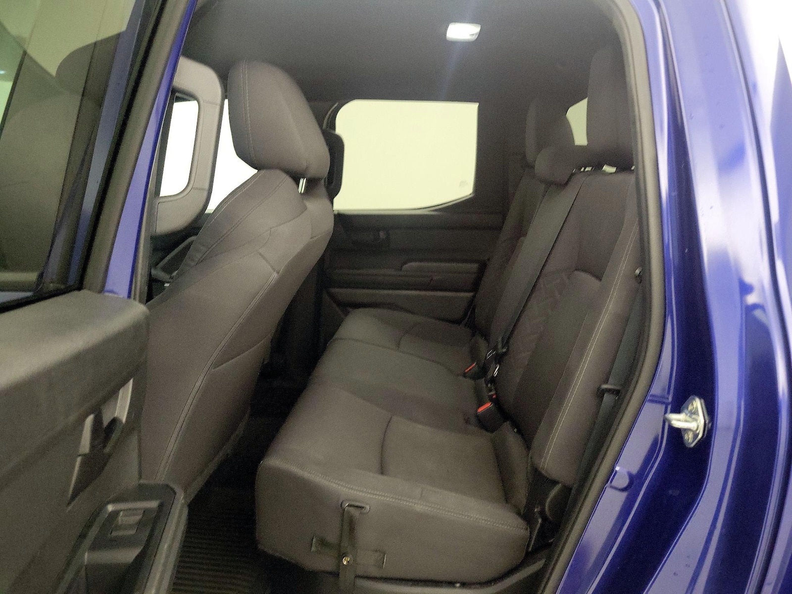 2025 Toyota Tacoma SR5 - Photo 20