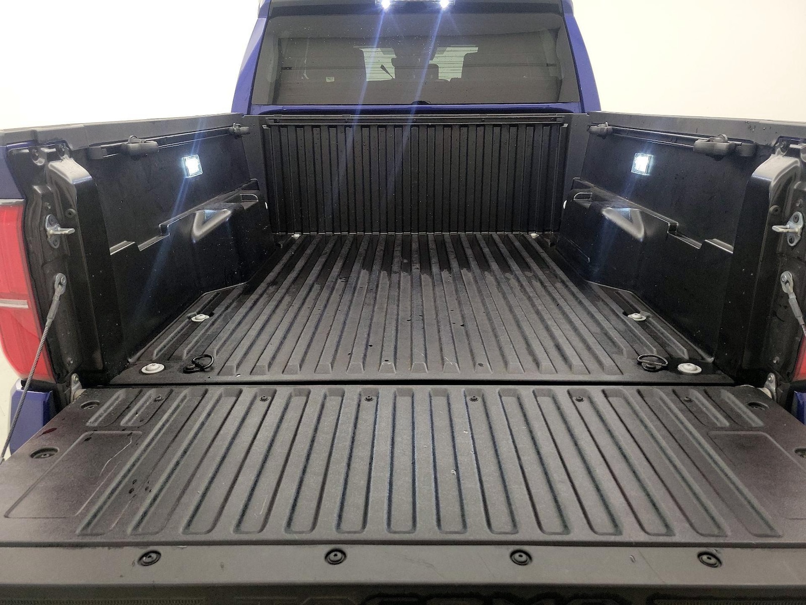 2025 Toyota Tacoma SR5 - Photo 21