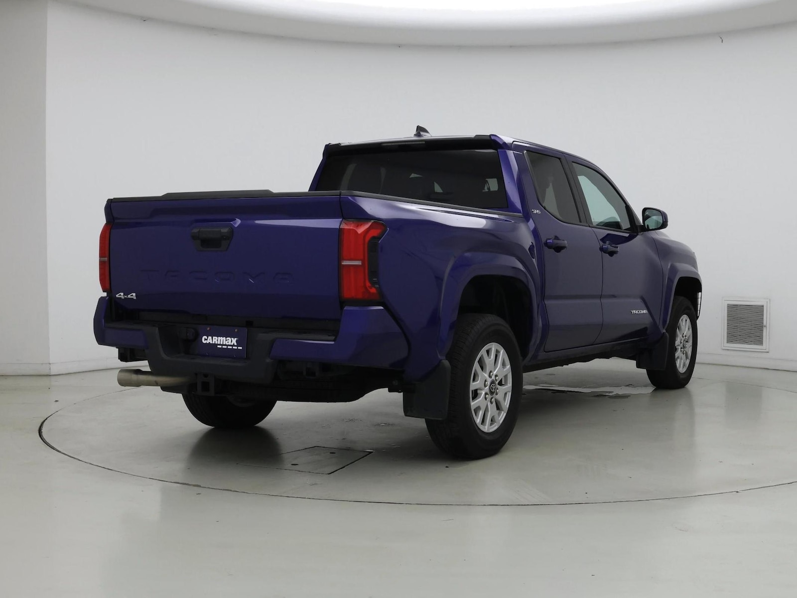 2025 Toyota Tacoma SR5 - Photo 9