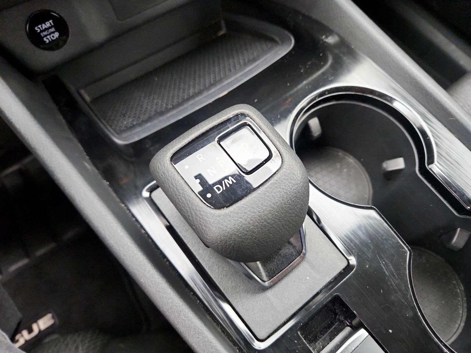 2025 Nissan Rogue SV - Photo 18