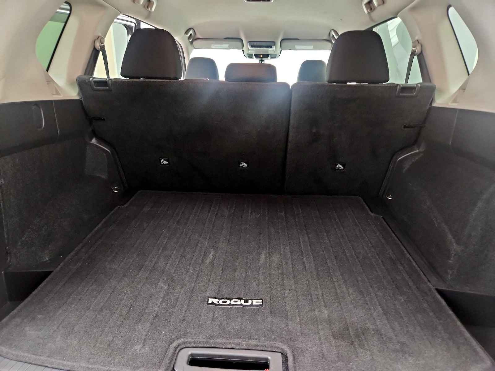 2025 Nissan Rogue SV - Photo 21