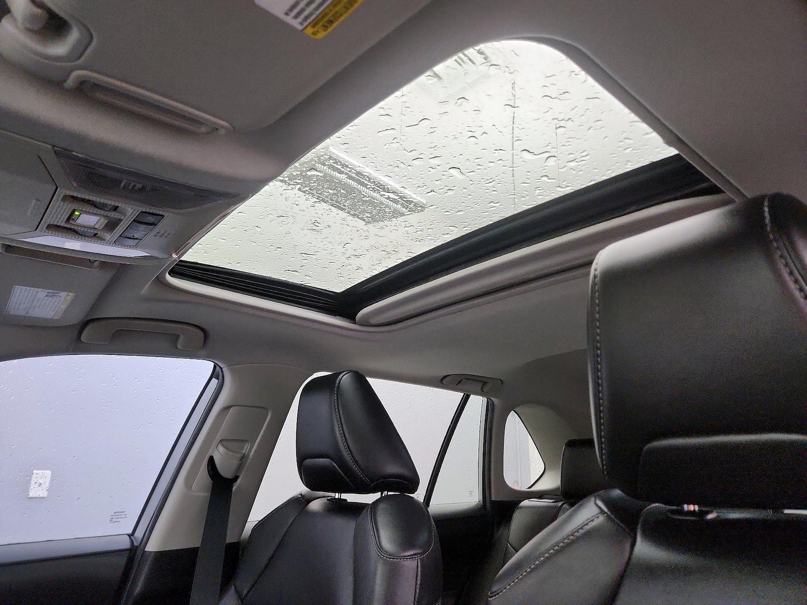 Sunroof(s) & Overhead Airbags