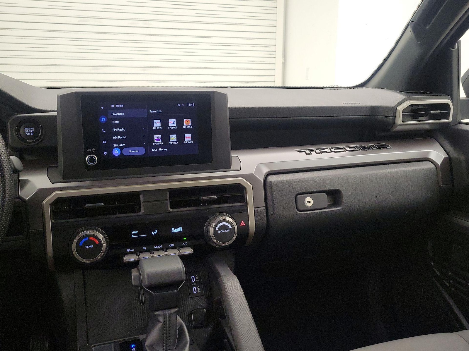 2024 Toyota Tacoma SR5 - Photo 10