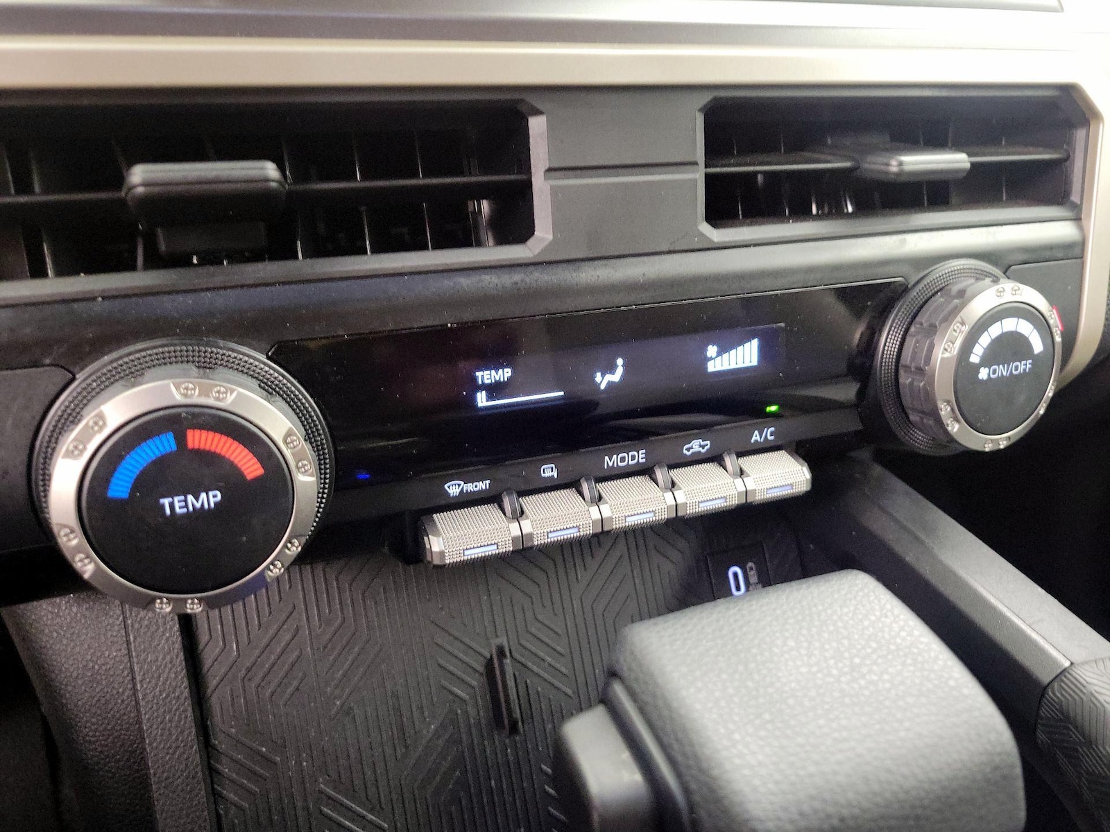 2024 Toyota Tacoma SR5 - Photo 17