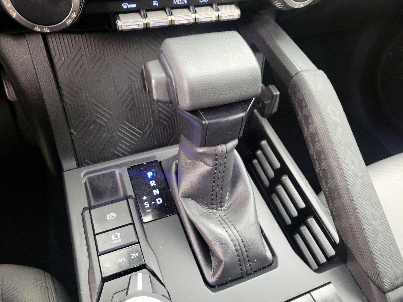 2024 Toyota Tacoma SR5 - Photo 18