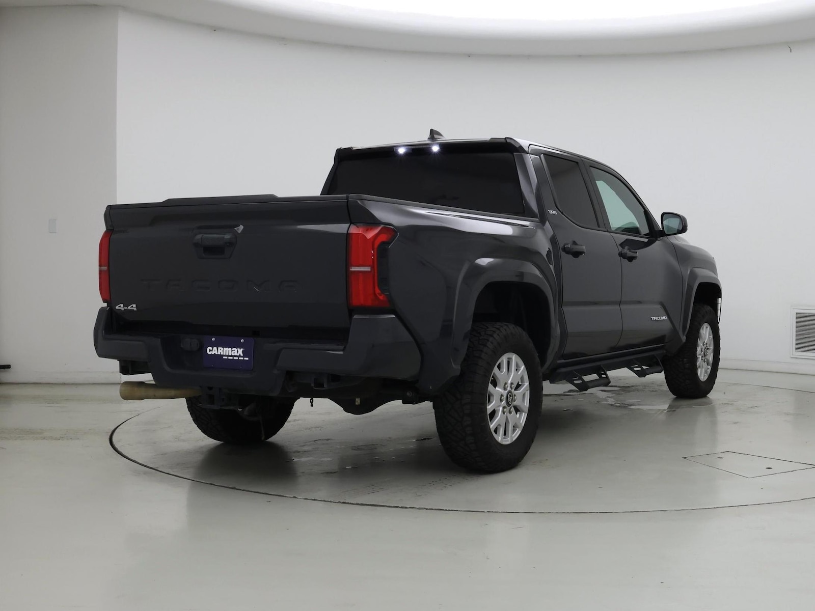 2024 Toyota Tacoma SR5 - Photo 9