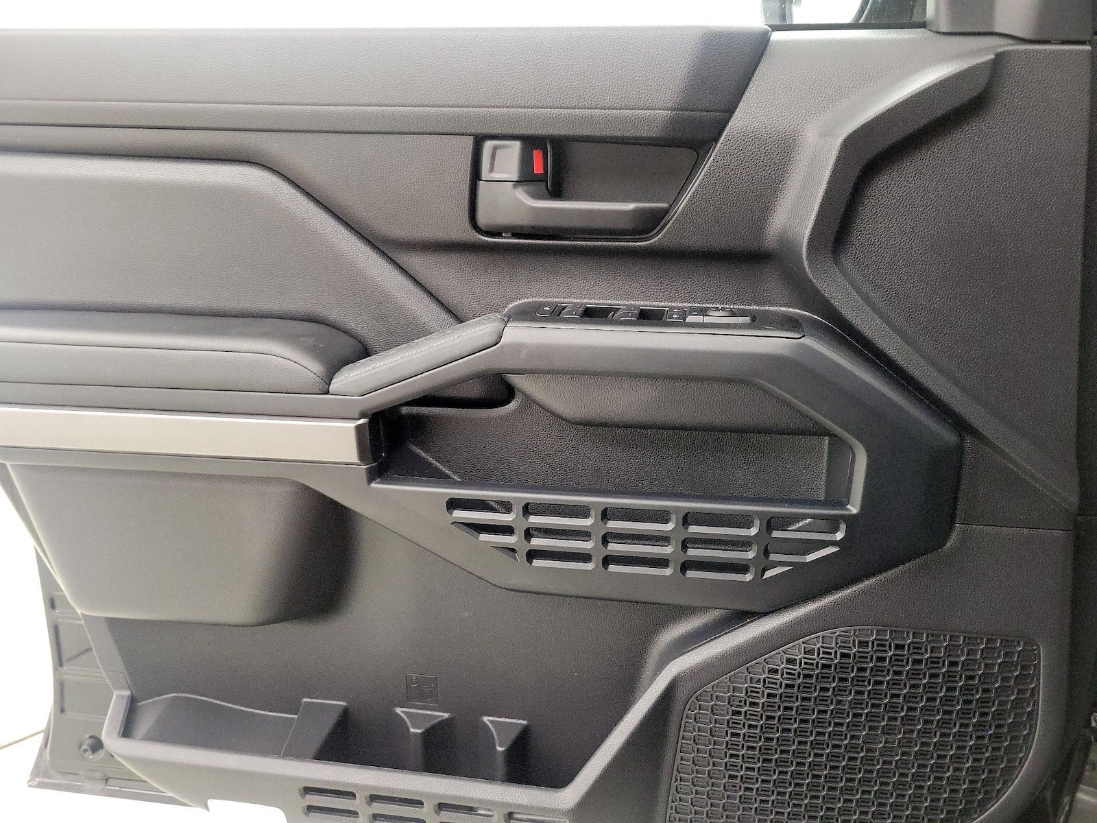 2026 Toyota 4Runner SR5 - Photo 13