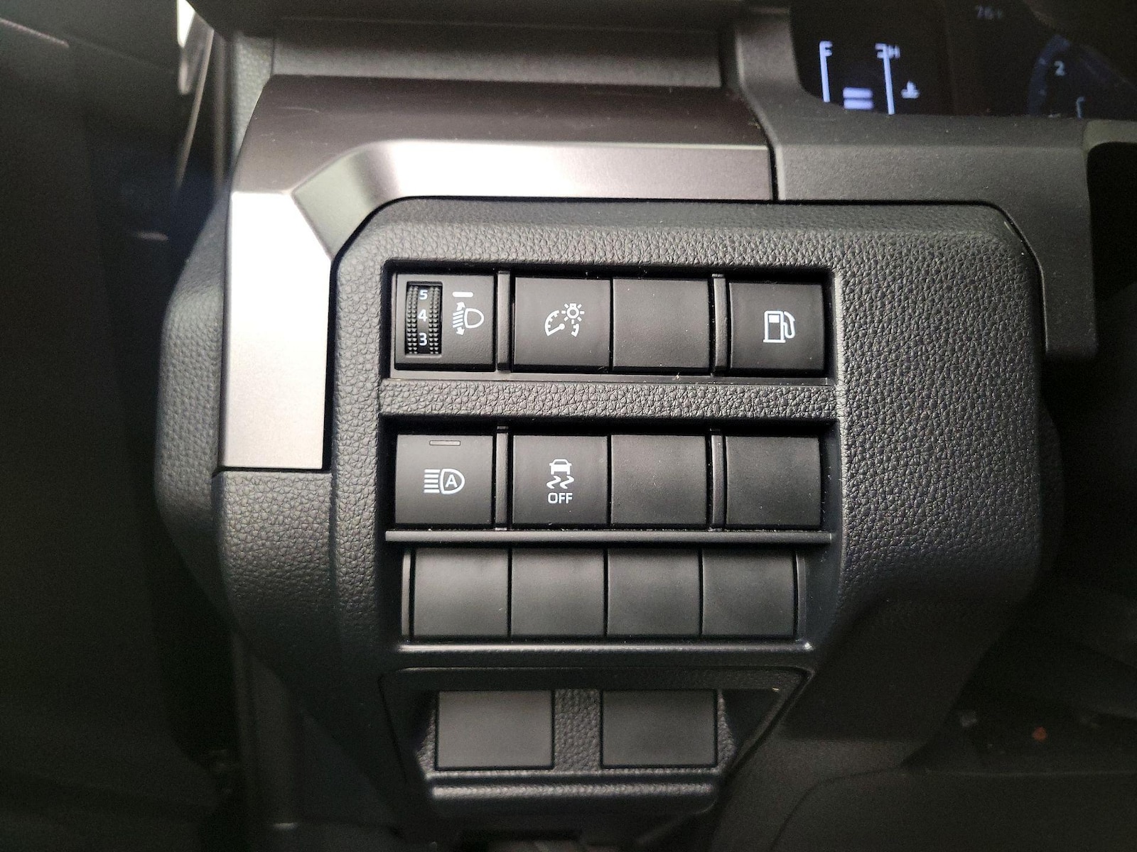 2026 Toyota 4Runner SR5 - Photo 14