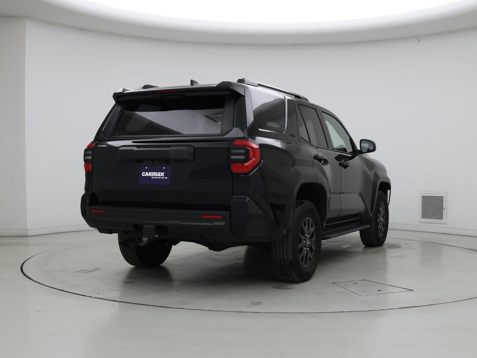 2026 Toyota 4Runner SR5 - Photo 9