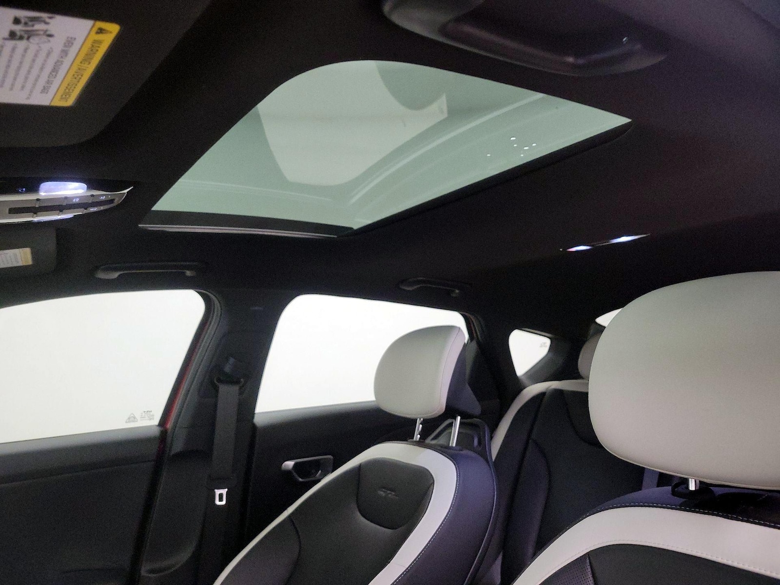 Sunroof(s) & Overhead Airbags