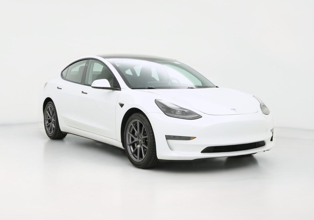 2021 Tesla Model 3 Standard Range Plus in White — CarMax photo