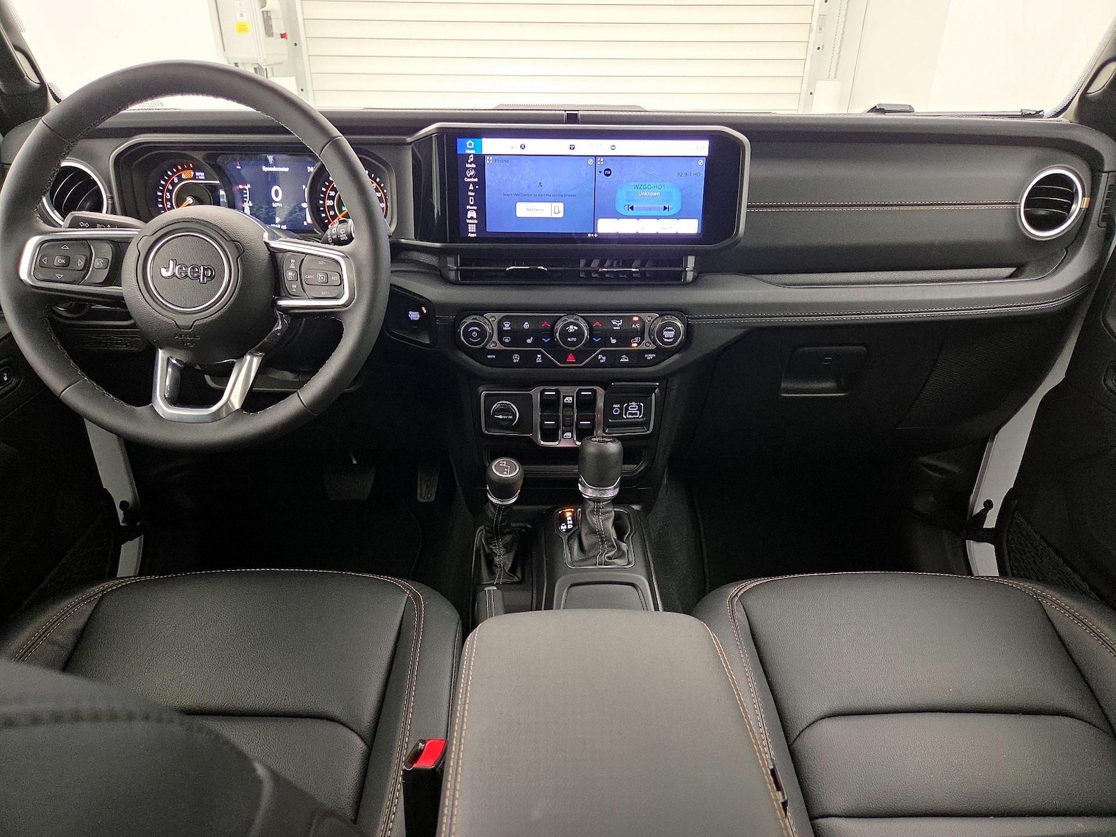Apple CarPlay® & Android Auto™