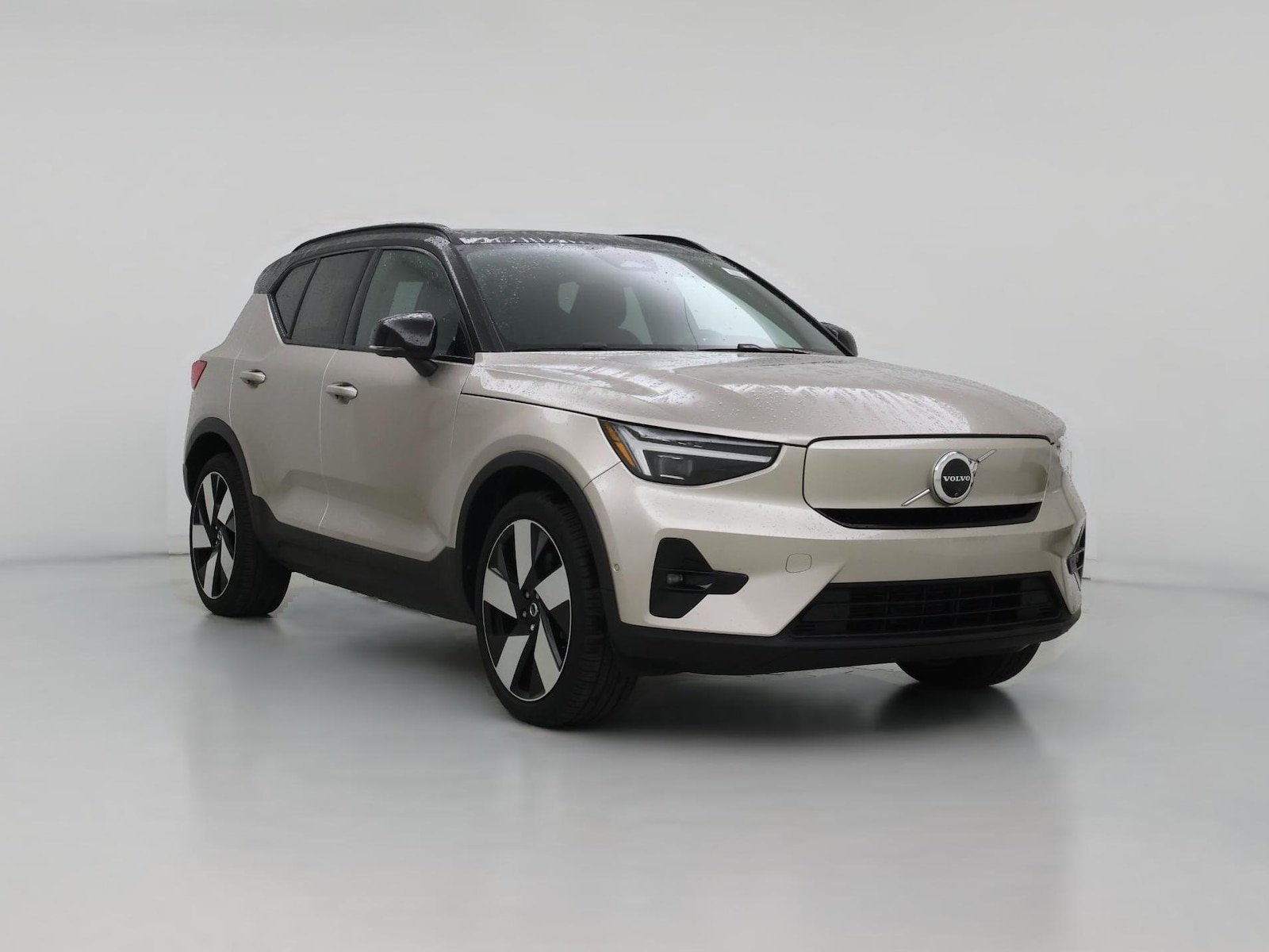 2024 Volvo XC40 Plus