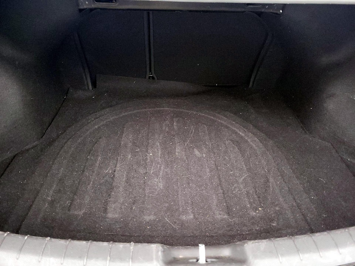 Trunk/Cargo (Seats Up)