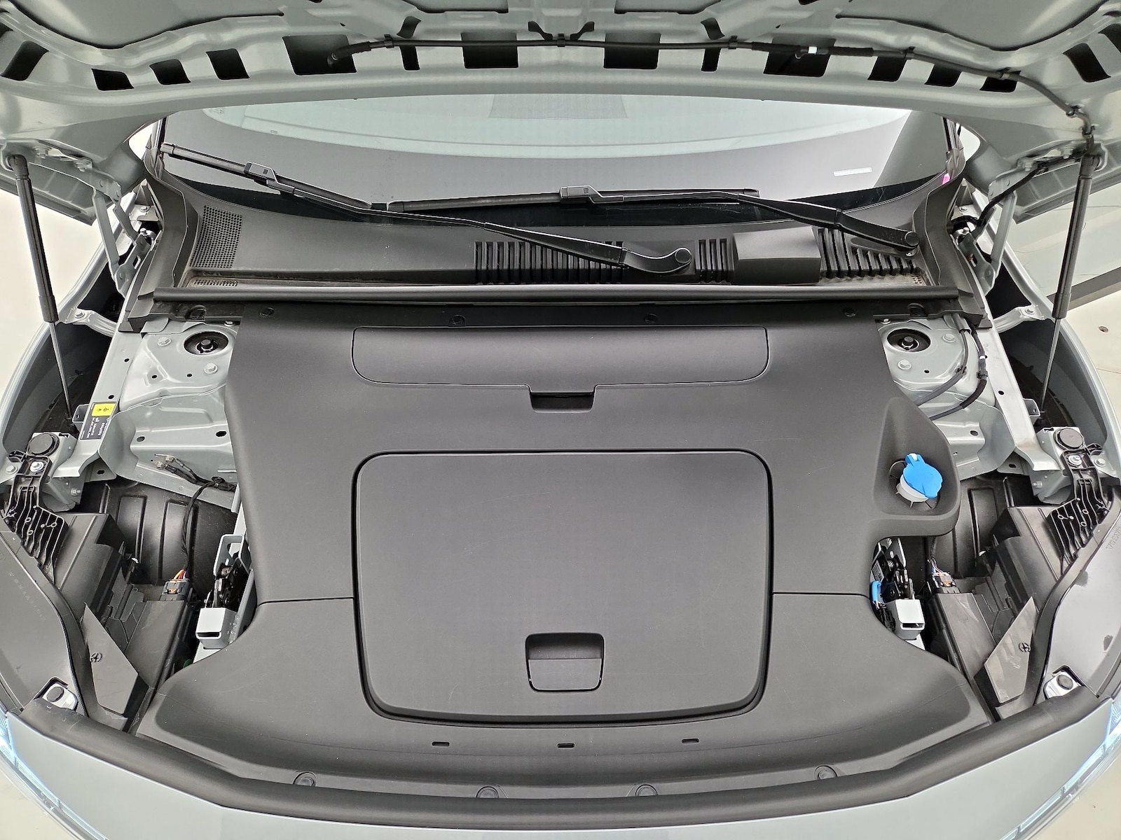 2025 Volvo EX30 Ultra - Photo 21