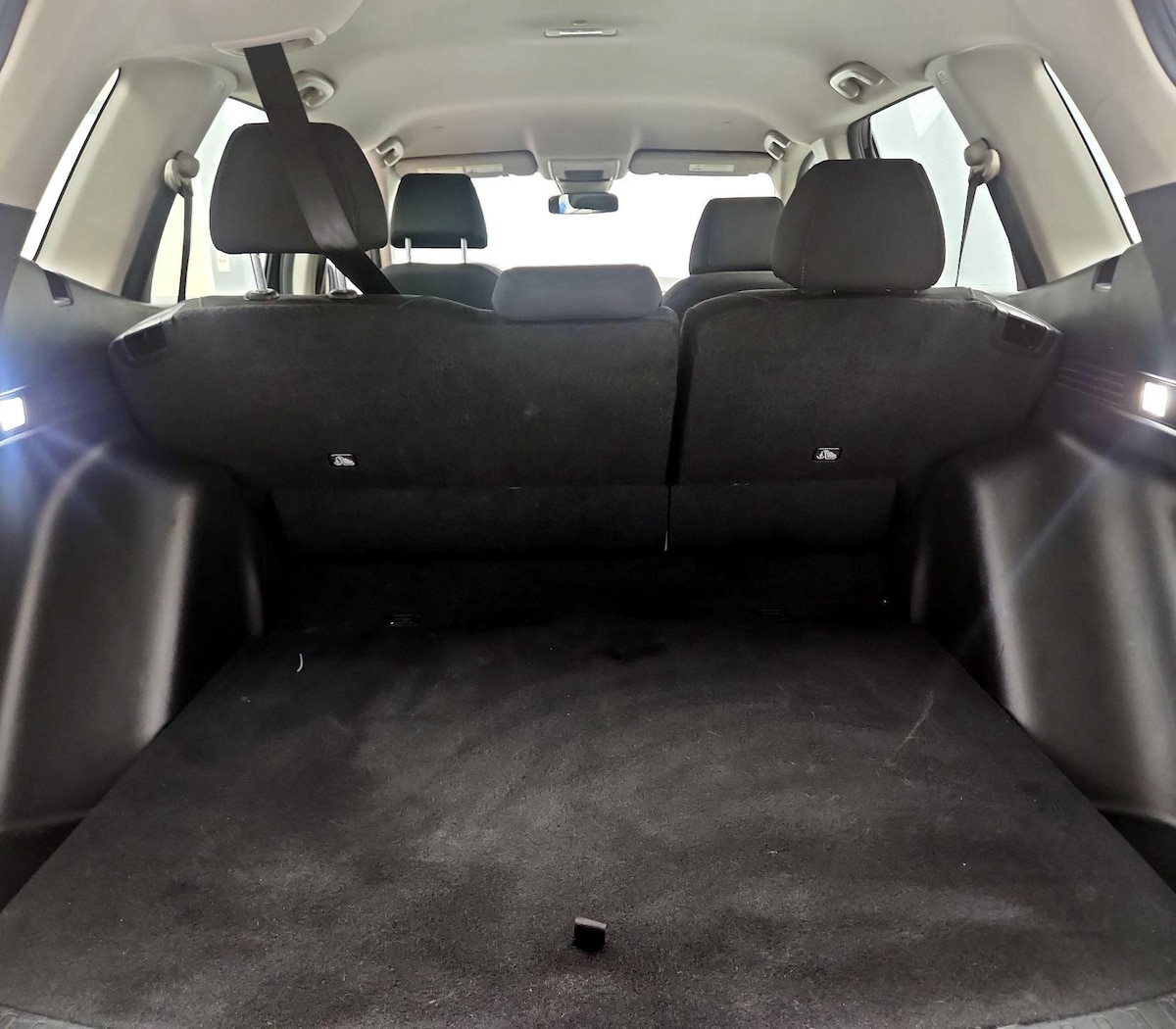 Trunk/Cargo (Seats Up)