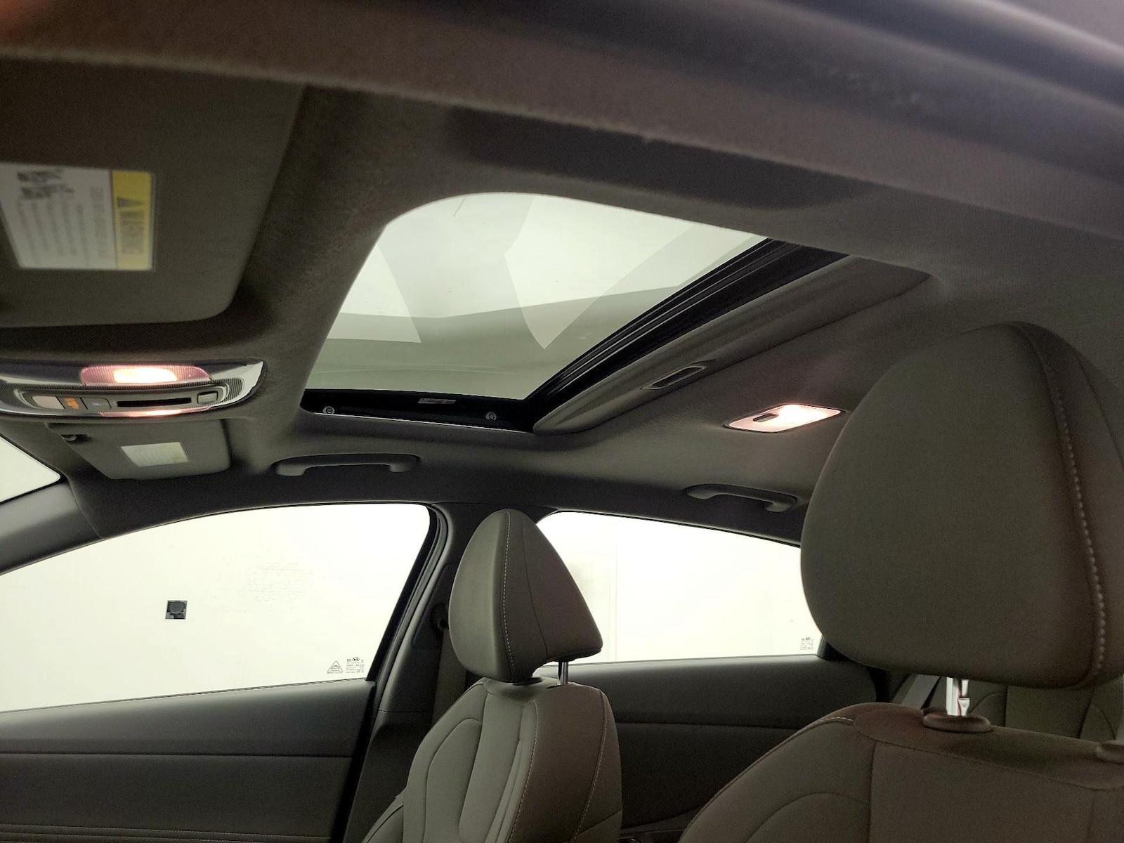 Sunroof(s) & Overhead Airbags