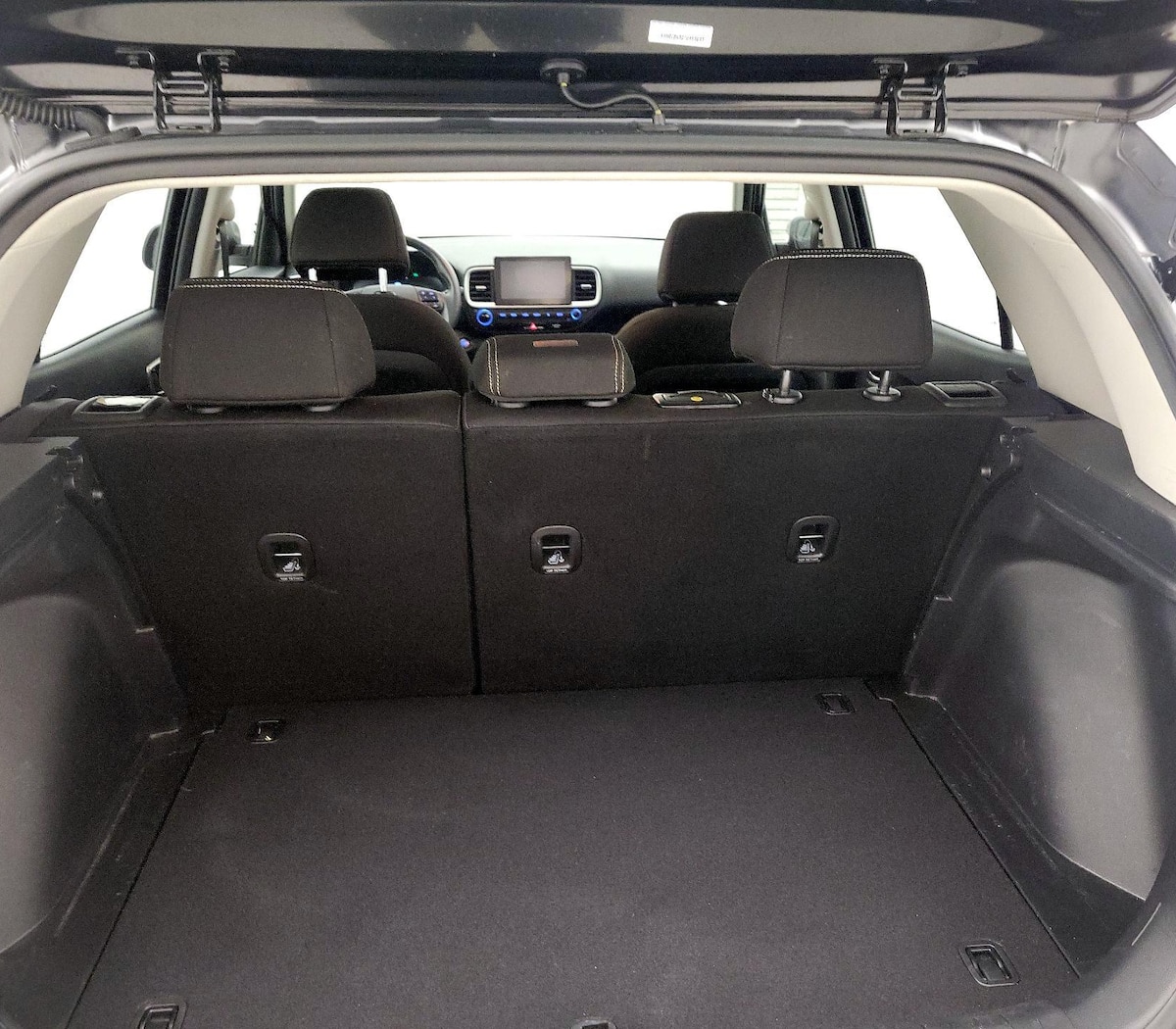 Trunk/Cargo (Seats Up)