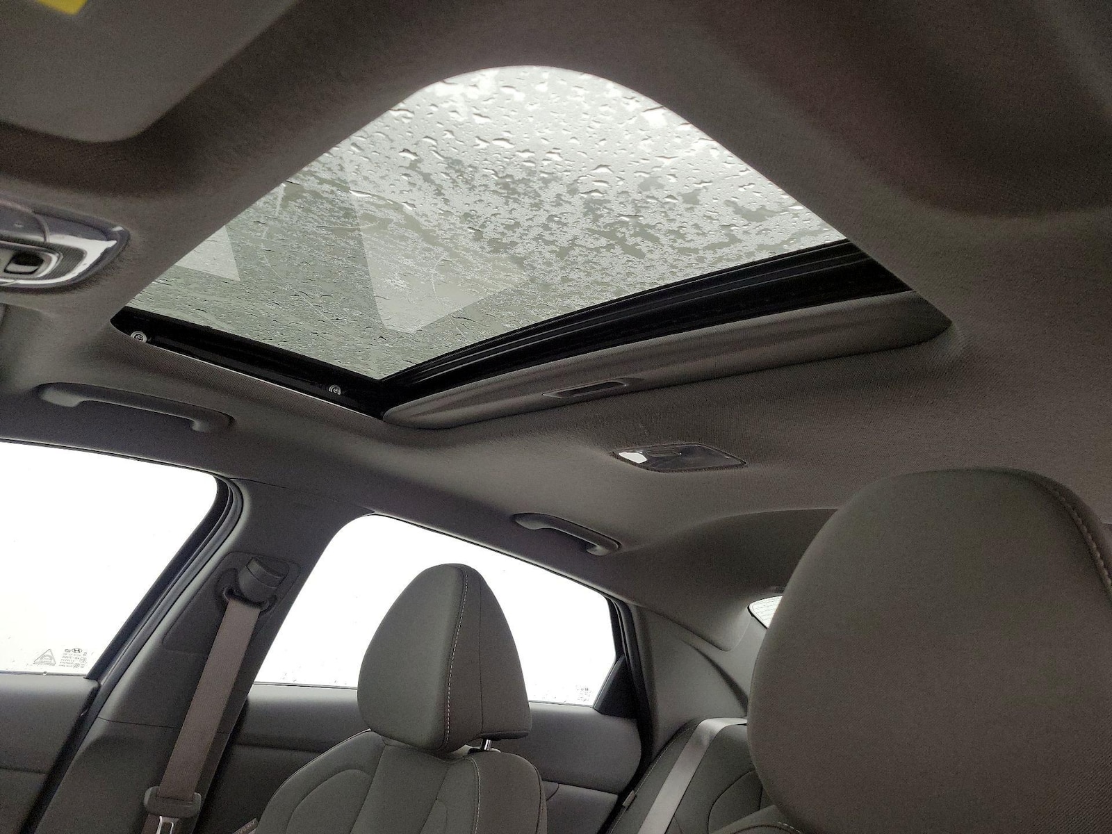 Sunroof(s) & Overhead Airbags
