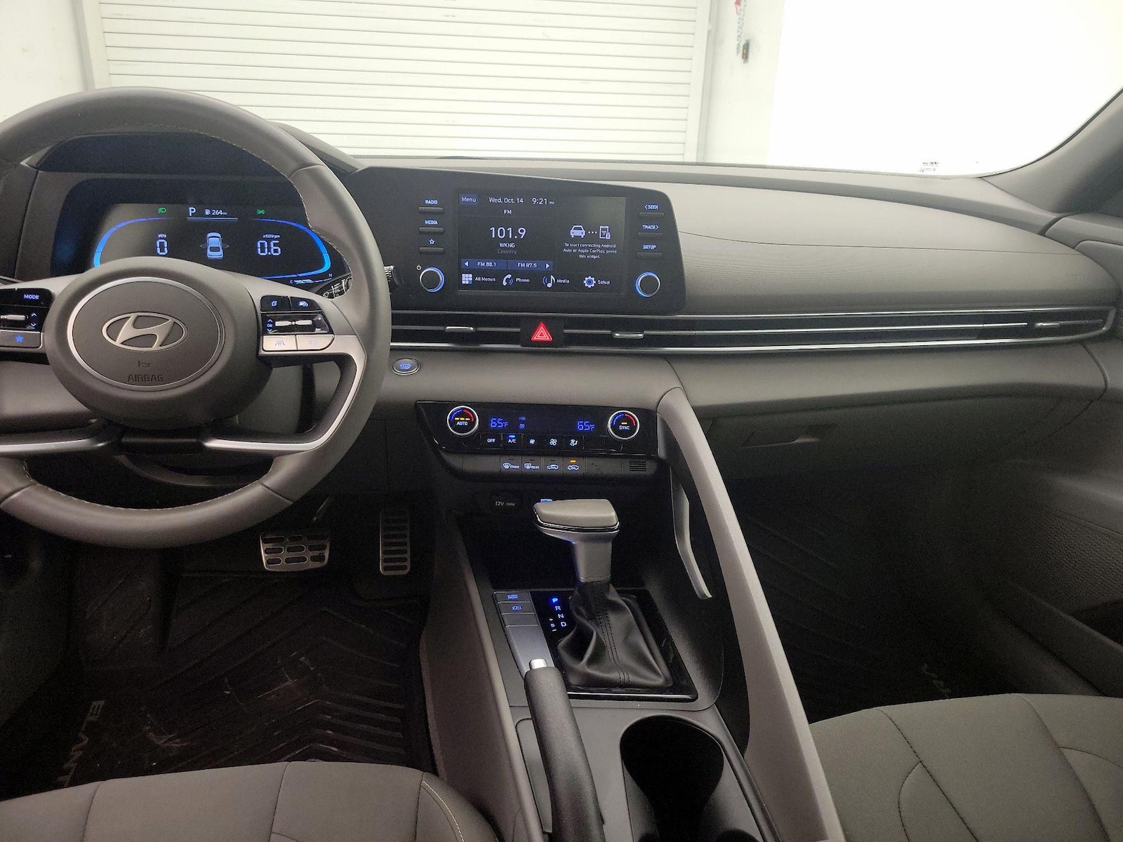 Apple CarPlay® & Android Auto™