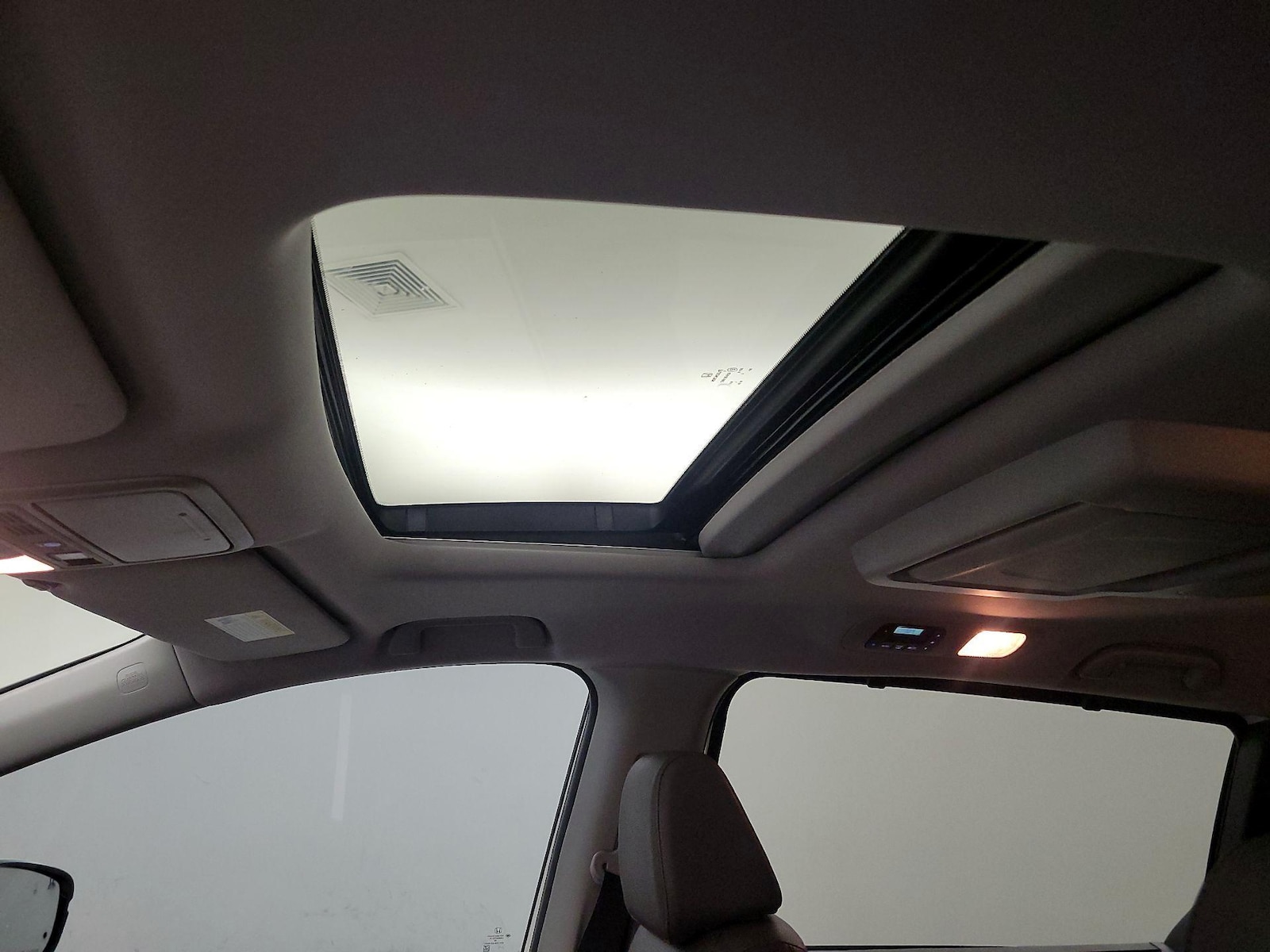Sunroof(s) & Overhead Airbags