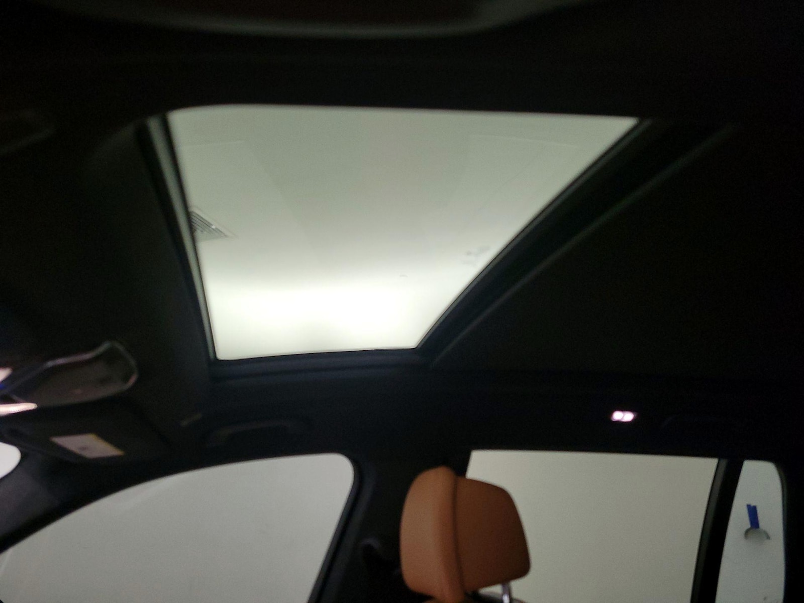 Panoramic Sunroof & Skylight(s)