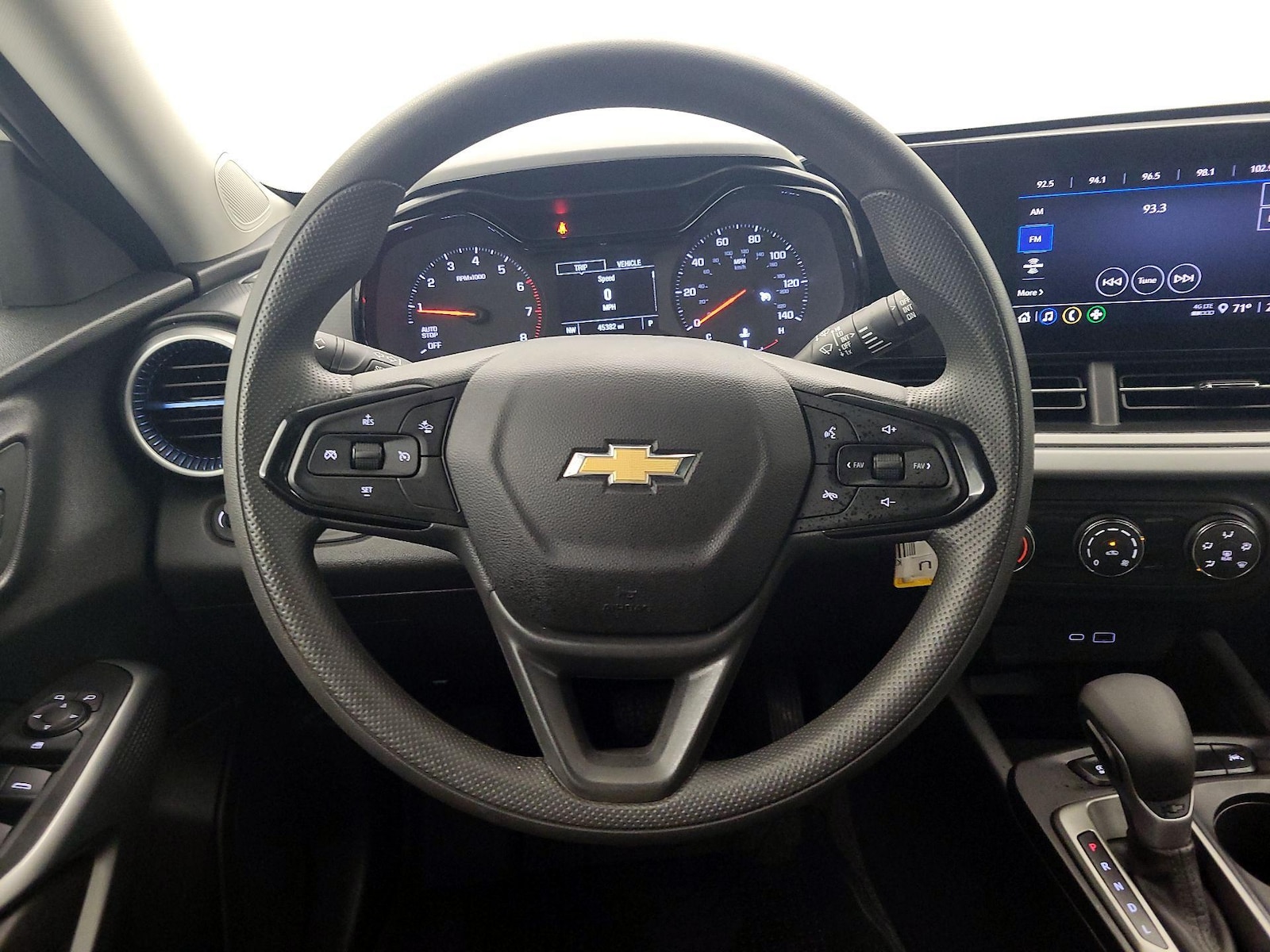2025 Chevrolet Trax LS - Photo 11
