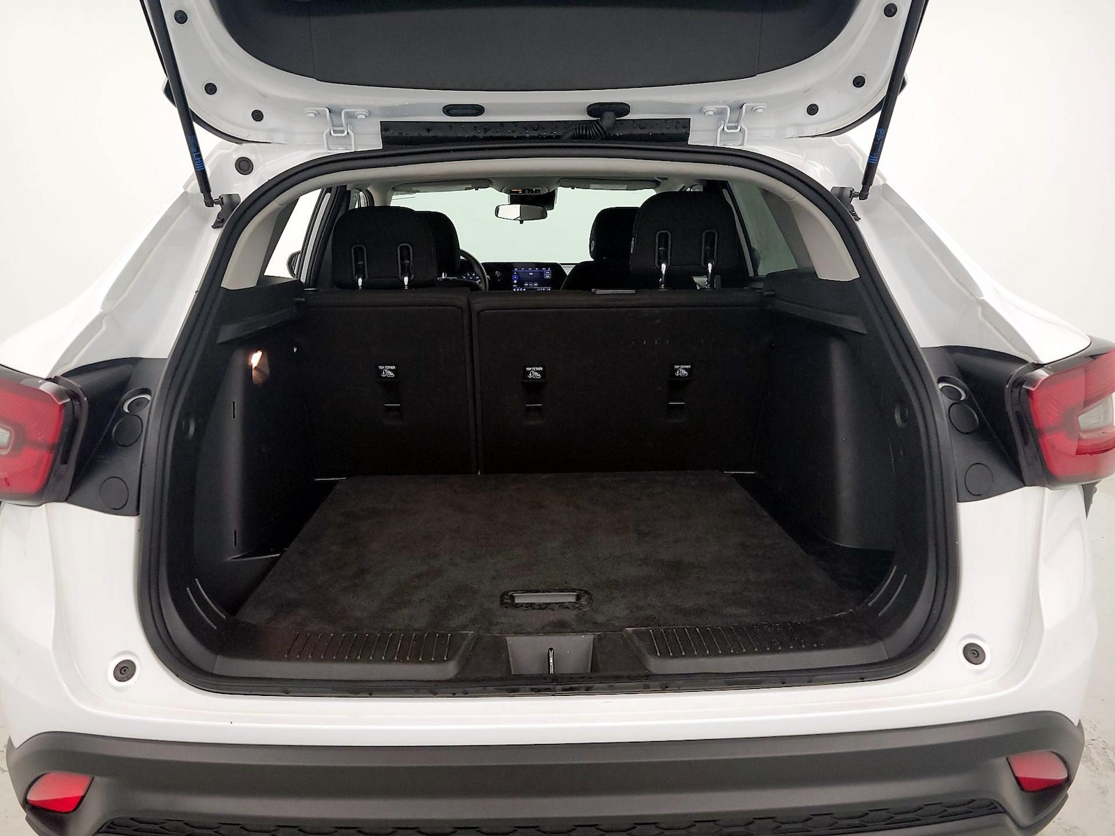 2025 Chevrolet Trax LS - Photo 21