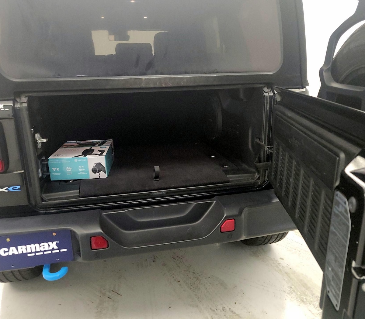 Trunk/Cargo (Seats Up)