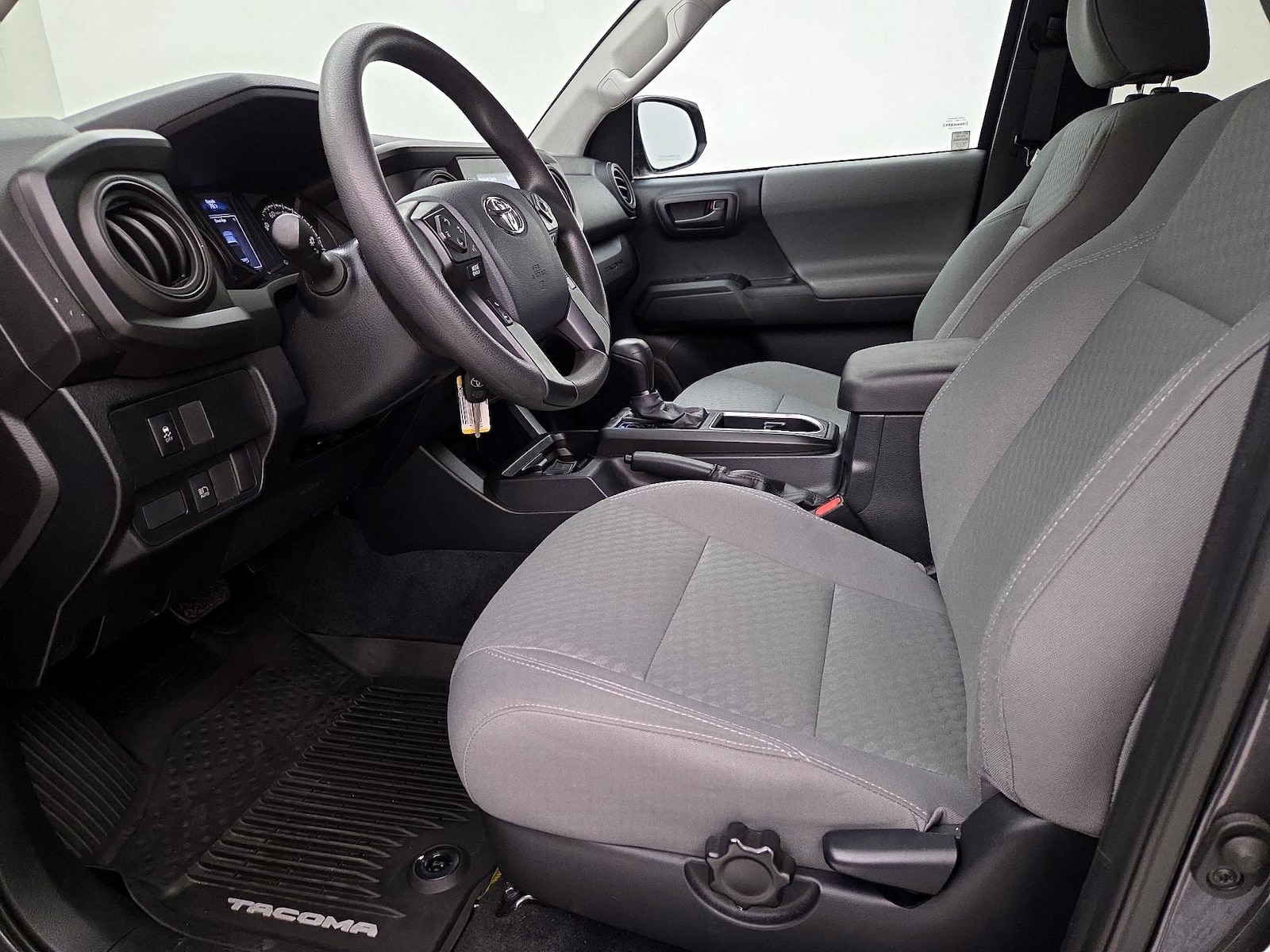 2020 Toyota Tacoma SR - Photo 12
