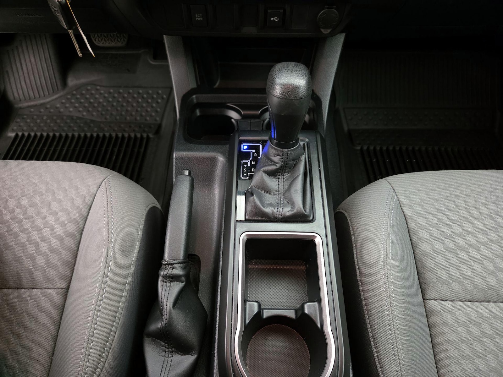 2020 Toyota Tacoma SR - Photo 18