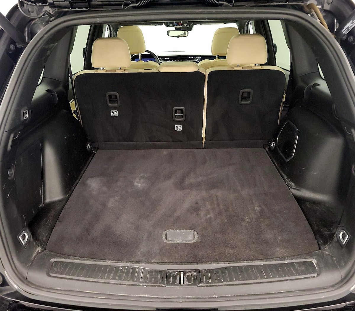 Trunk/Cargo (Seats Up)