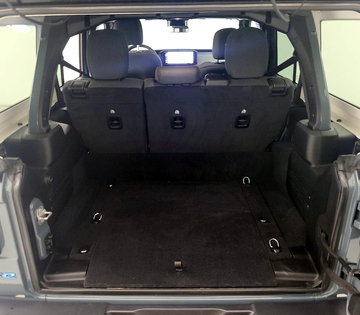 Trunk/Cargo (Seats Up)