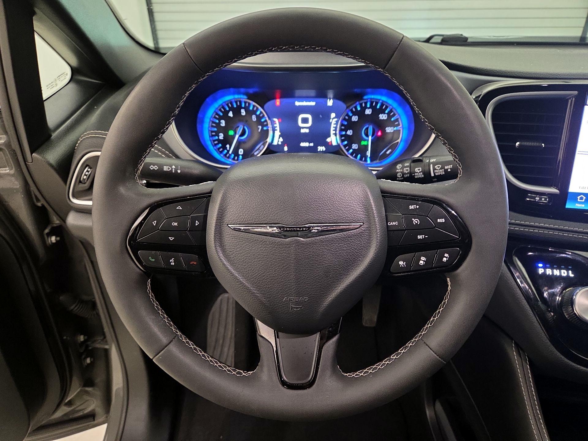 Thumbnail: 2025 Chrysler Pacifica - 10