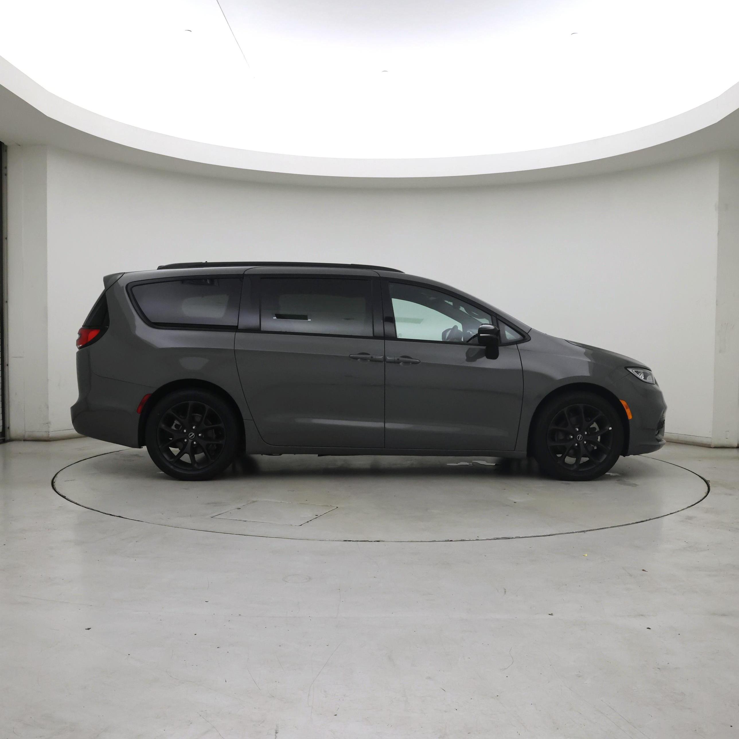 Thumbnail: 2025 Chrysler Pacifica - 7