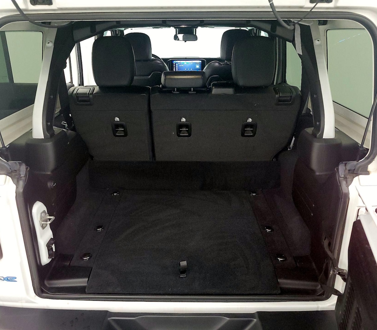 Trunk/Cargo (Seats Up)