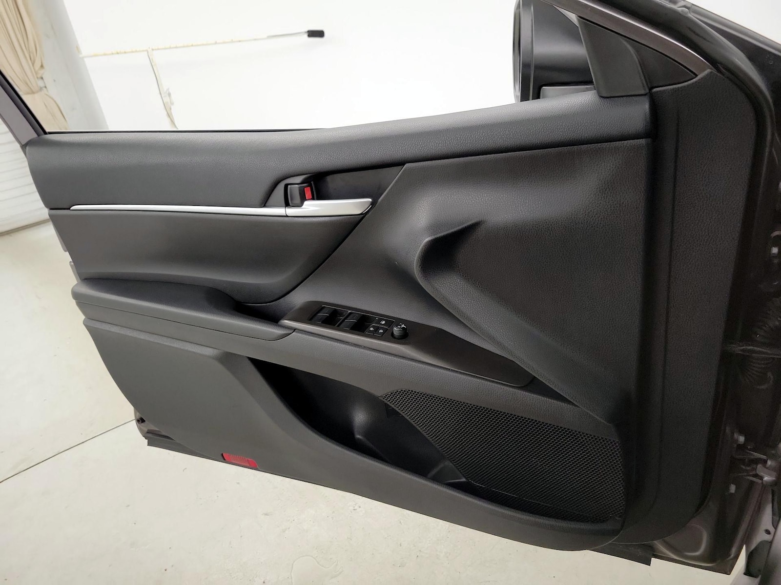 2023 Toyota Camry SE - Photo 13