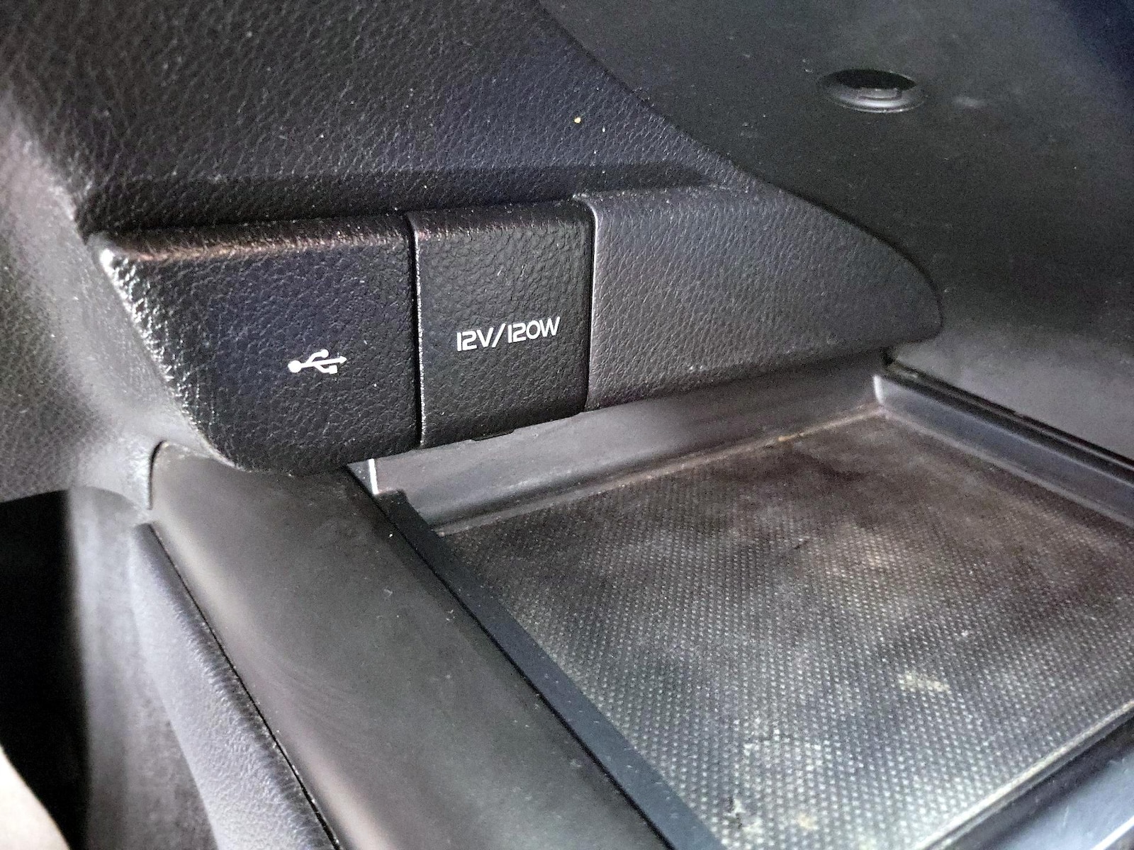 2023 Toyota Camry SE - Photo 19