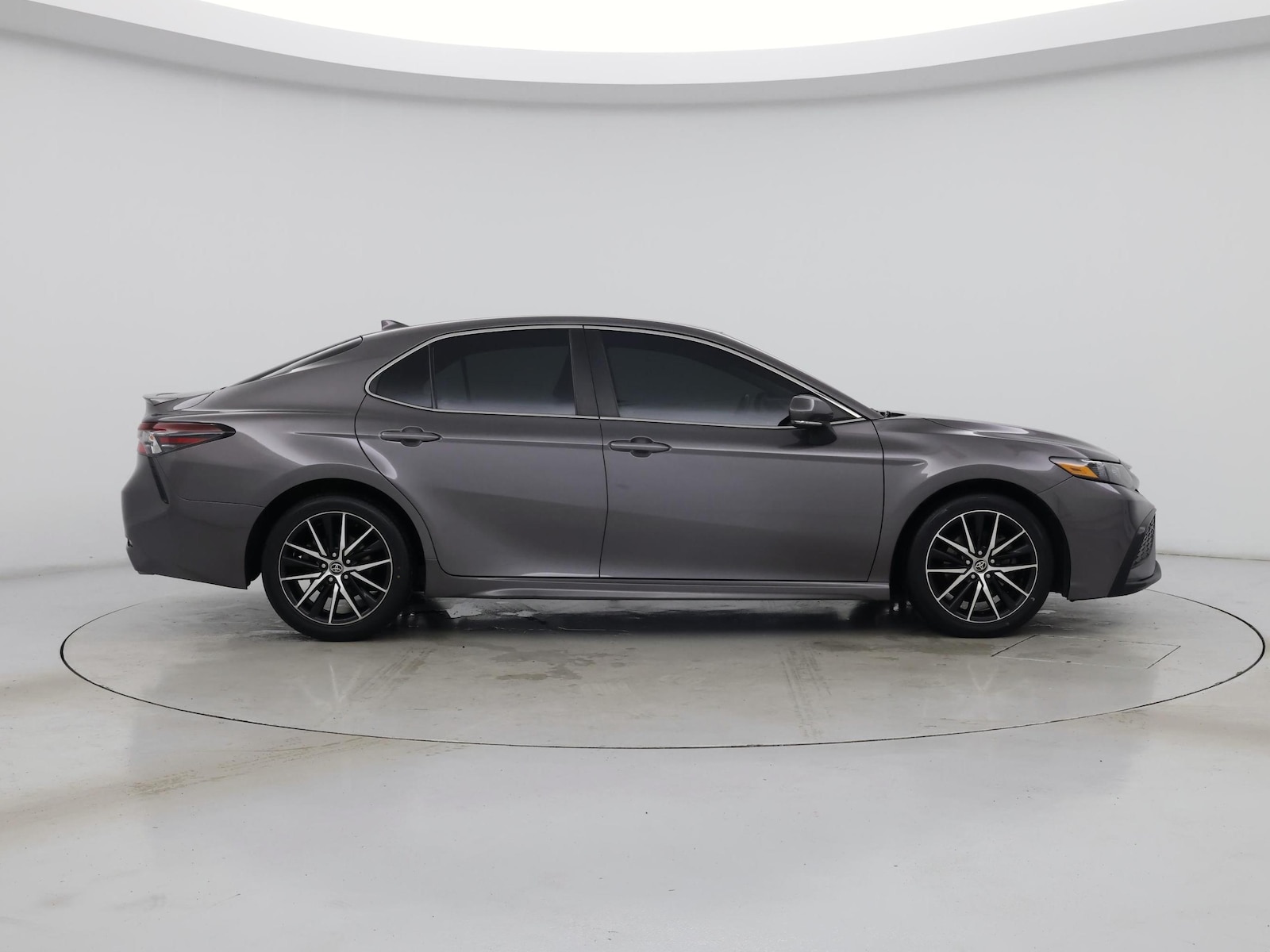2023 Toyota Camry SE - Photo 8