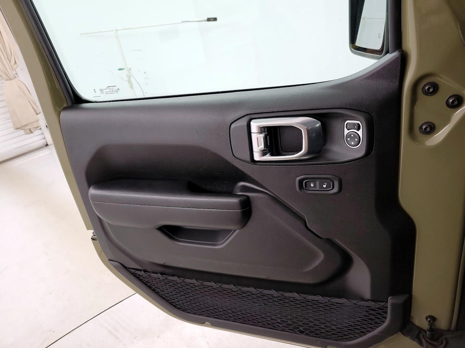 2025 Jeep Wrangler 4-Door Rubicon - Photo 13
