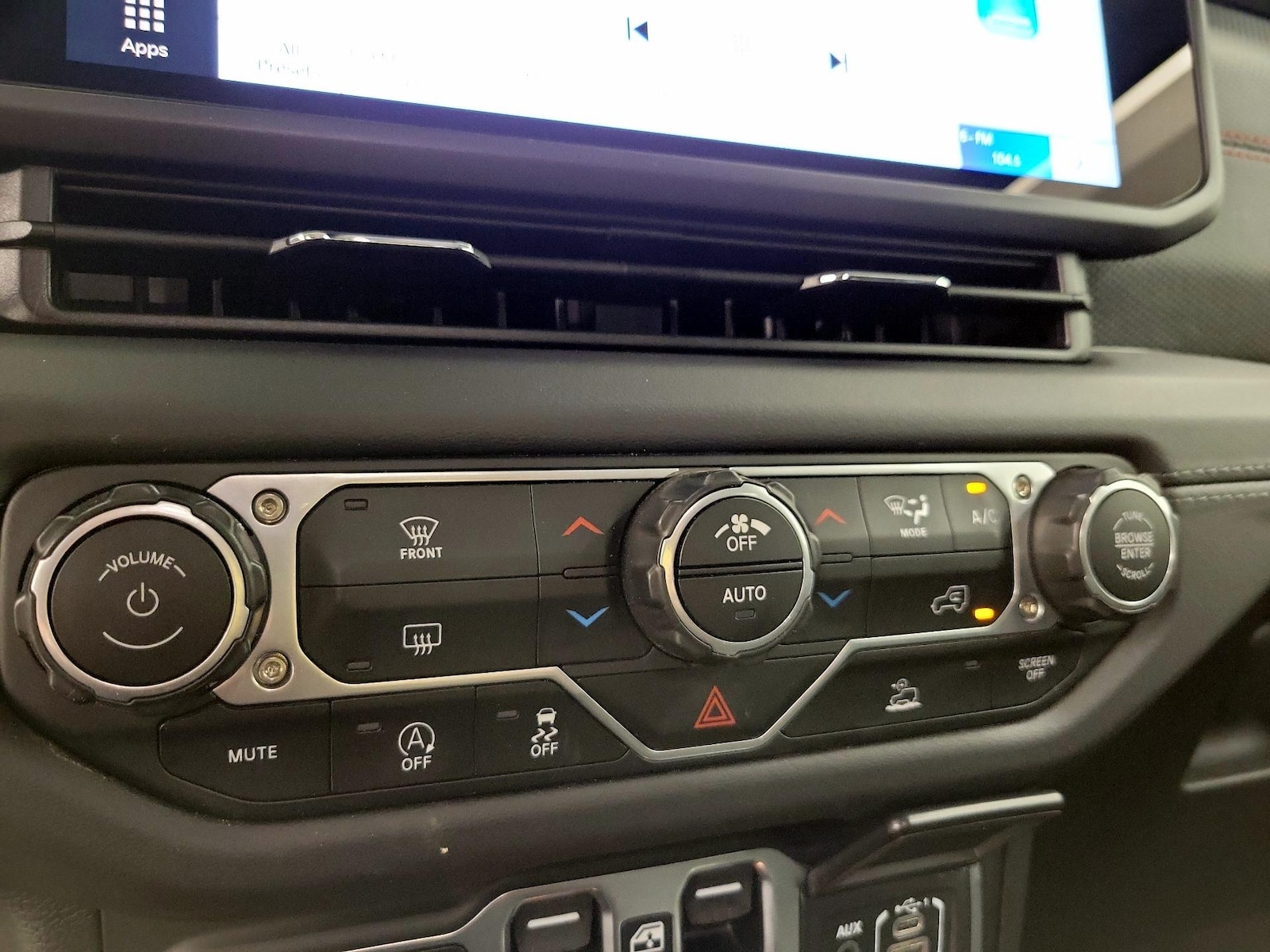 2025 Jeep Wrangler 4-Door Rubicon - Photo 17