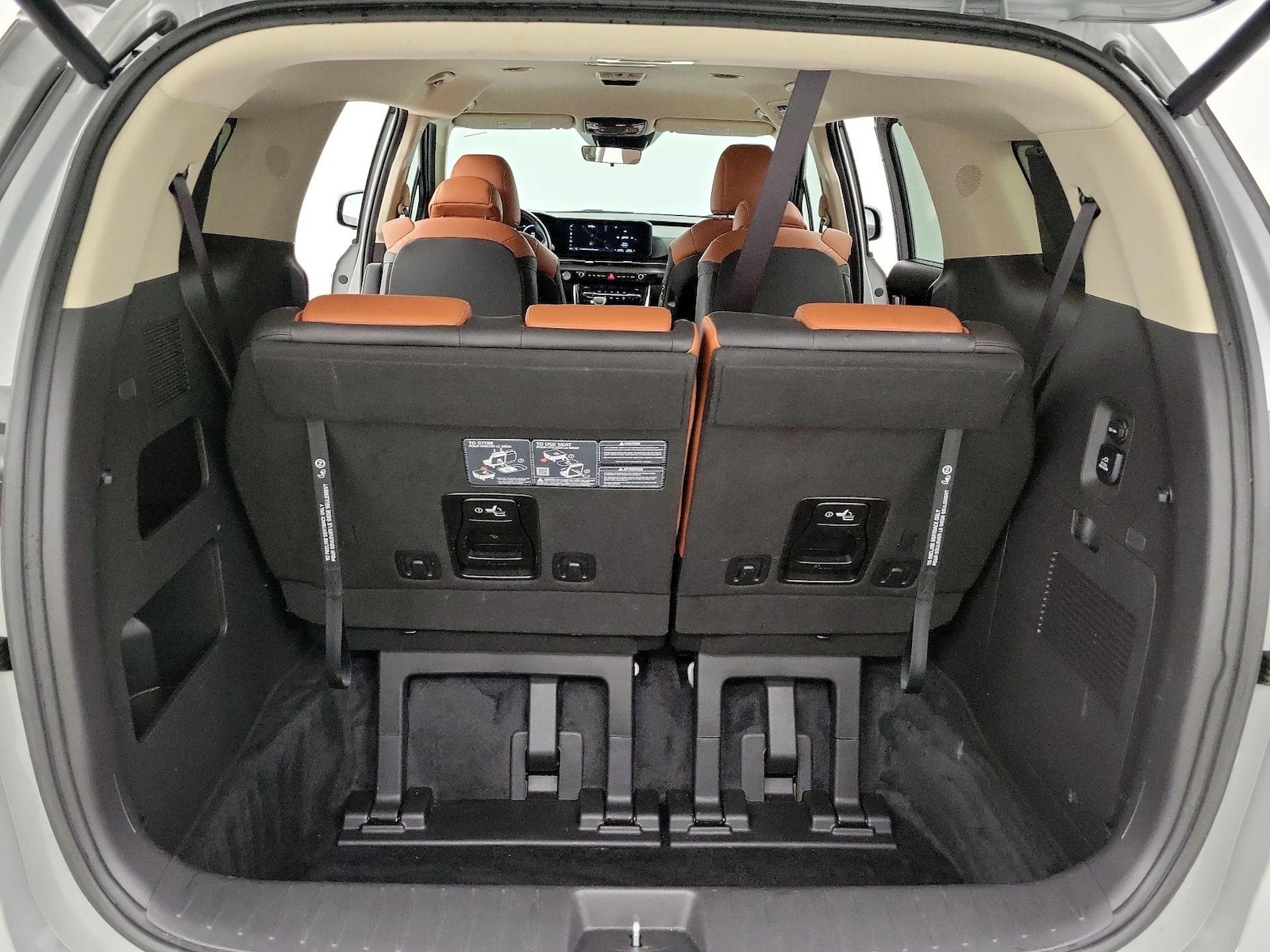 2024 Kia Carnival SX - Photo 23