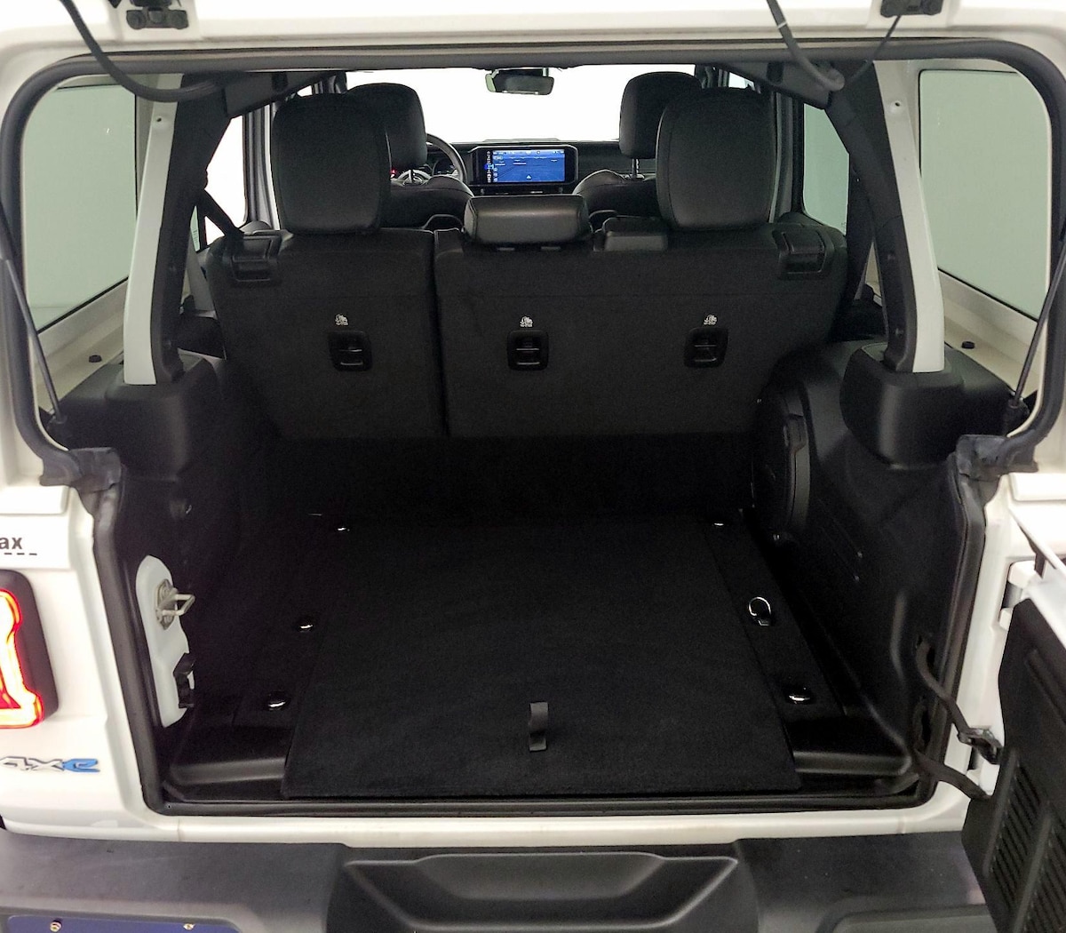 Trunk/Cargo (Seats Up)