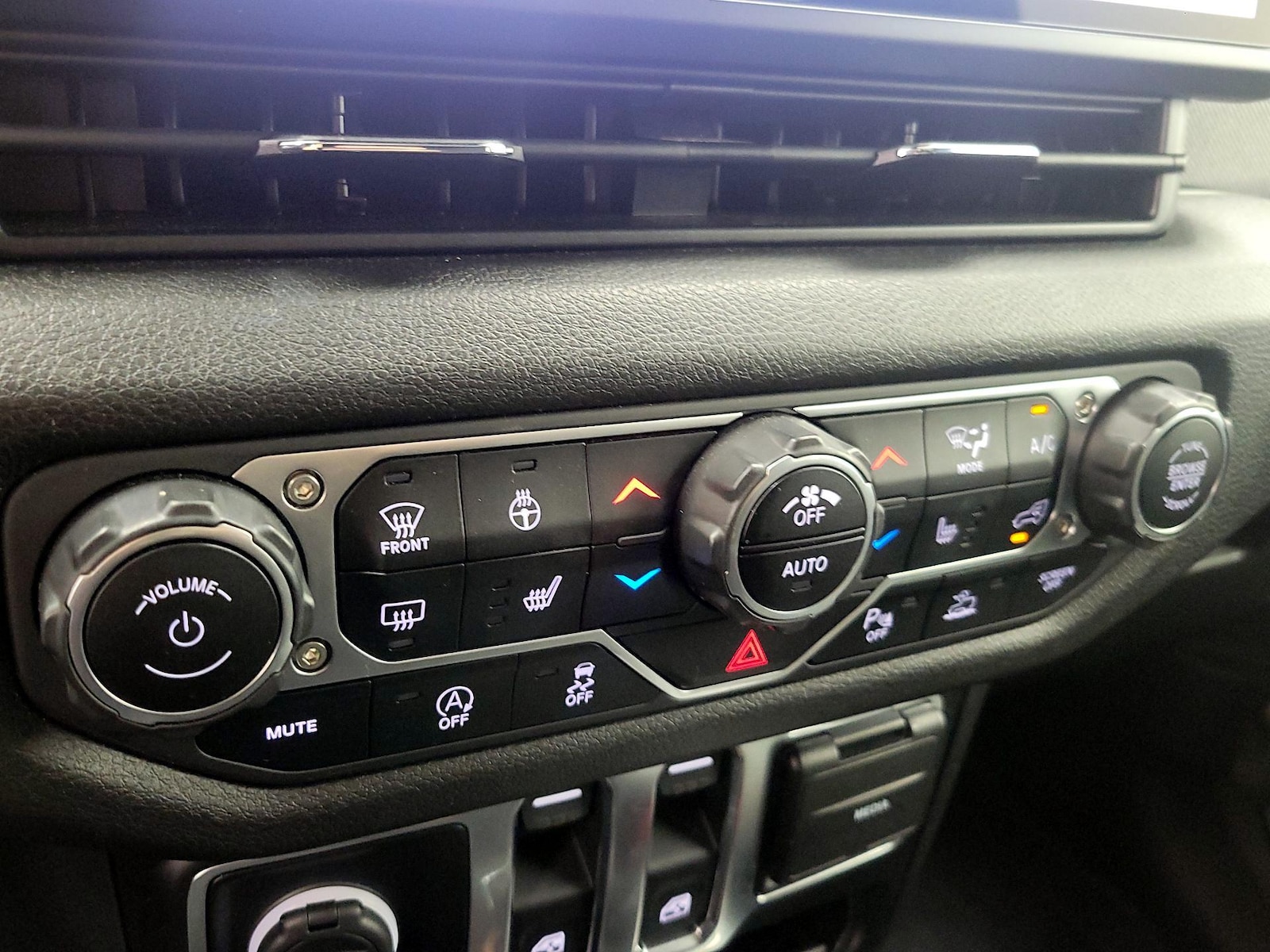 2024 Jeep Wrangler 2-Door Sport S - Photo 17