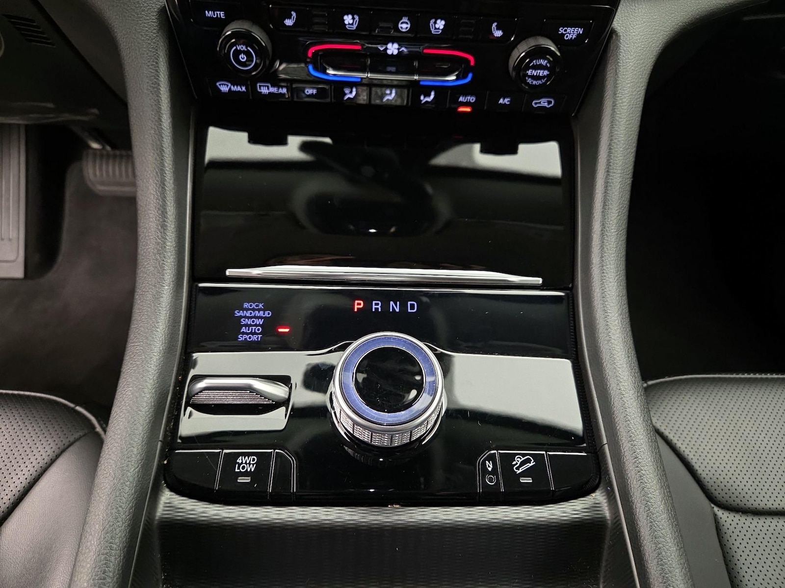 2023 Jeep Grand Cherokee 30th Anniversary 4xe - Photo 18