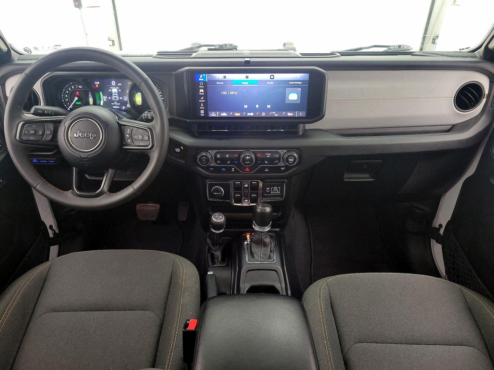 Apple CarPlay® & Android Auto™